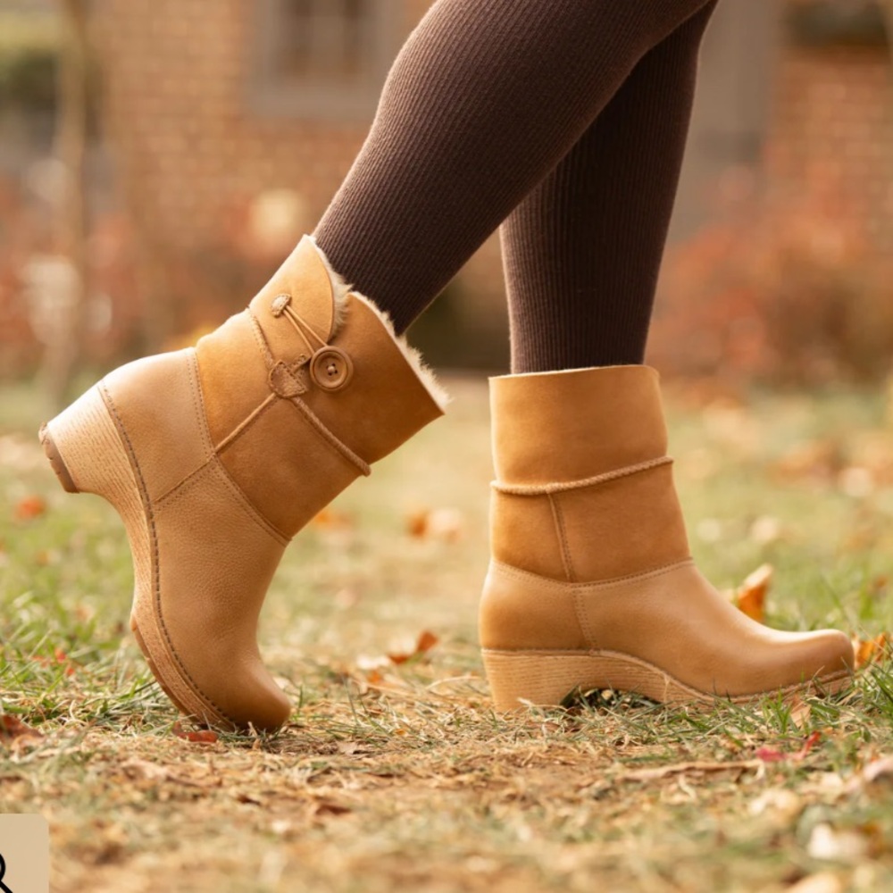 Dansko Brown and Tan Winter Boots - Picture 8 of 8